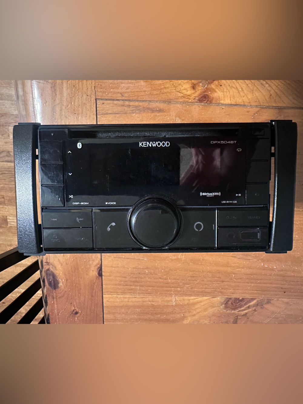 Kenwood Black Single-DIN Car Stereo Receiver with Rotary Control w/jeep harness
